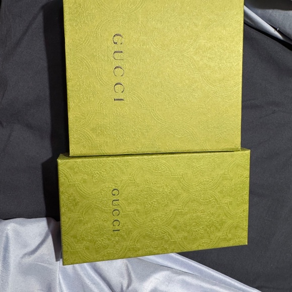 Gucci grained leather wallet . Comes with dust bag. - Picture 8 of 8